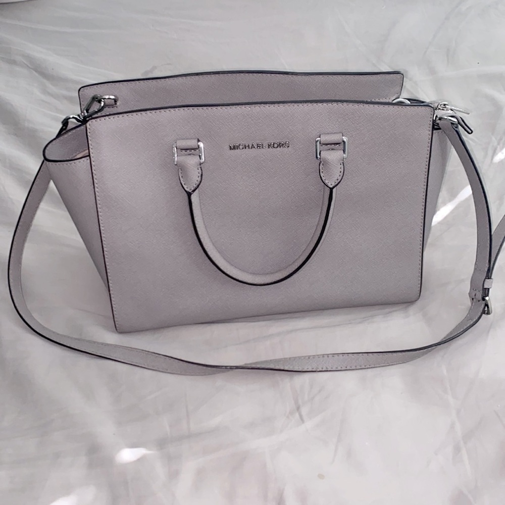 Michael Kors cement grey handbag Euc